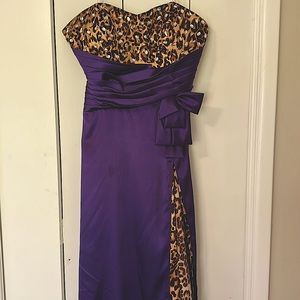 This is a 3X formal gown, purple and leopard print with rhinestones😎
